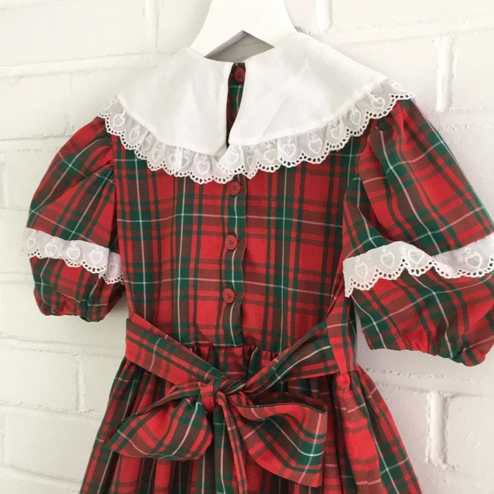 Classic Vintage Girls Chritmas Plaid Dress With Big White Eyelet/Lace Collar - Picture 5 of 9